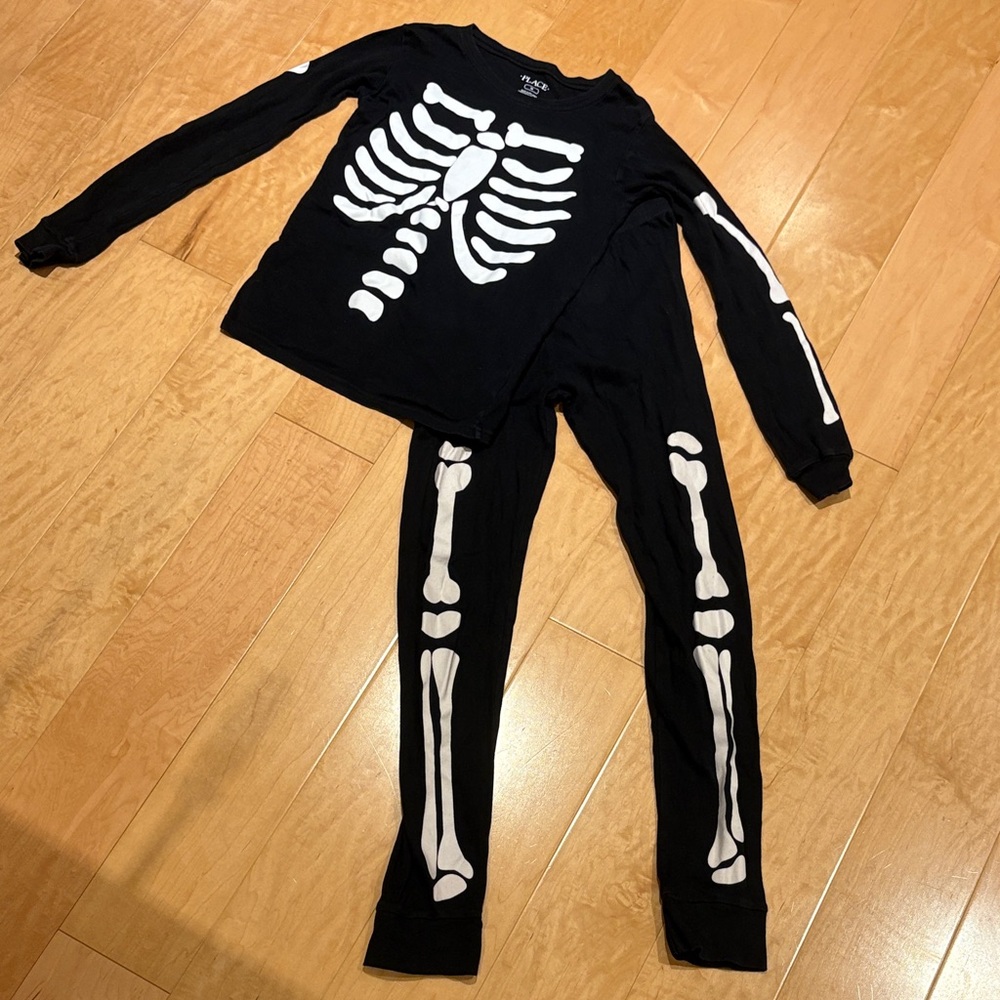 💥2/$30 Children’s Place Glow in the Dark Skeleton Pajamas / Costume Set- size 14
